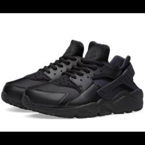 Nike huaraches all black size 9.5